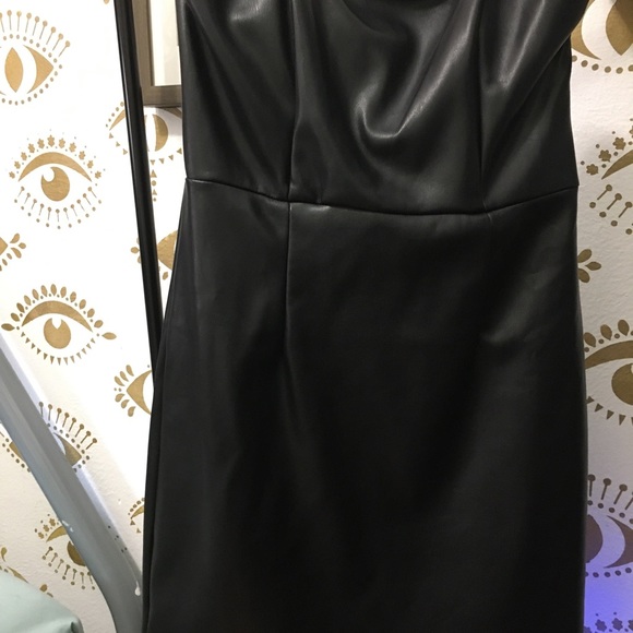 Forever21 Faux leather black strapless dress - Picture 2 of 8